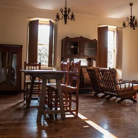 Casa Con En Pol, 몬포르테데레모스